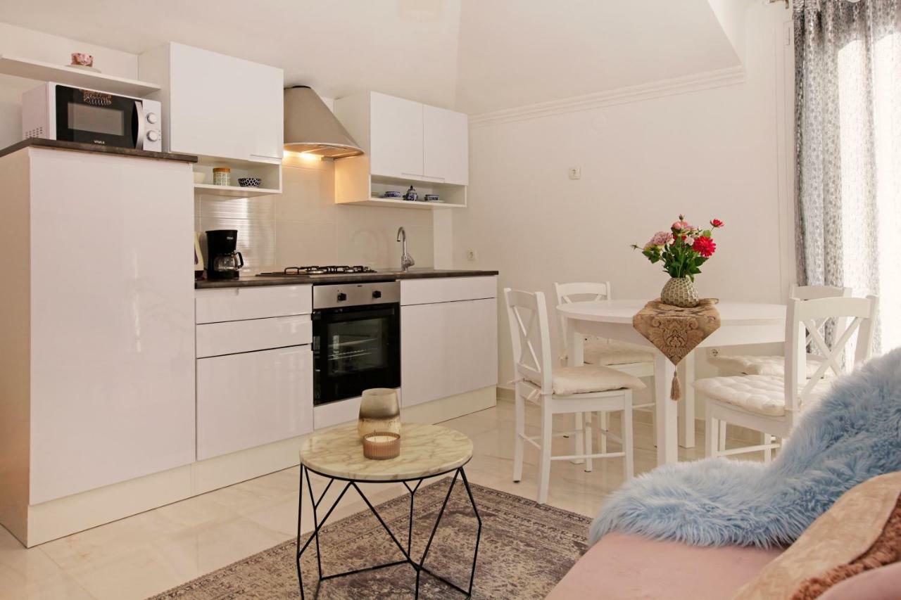 Apartment Ambroz Вела-Лука Екстер'єр фото