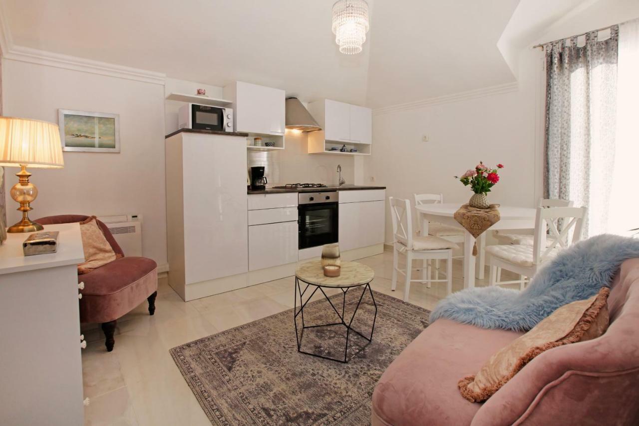 Apartment Ambroz Вела-Лука Екстер'єр фото